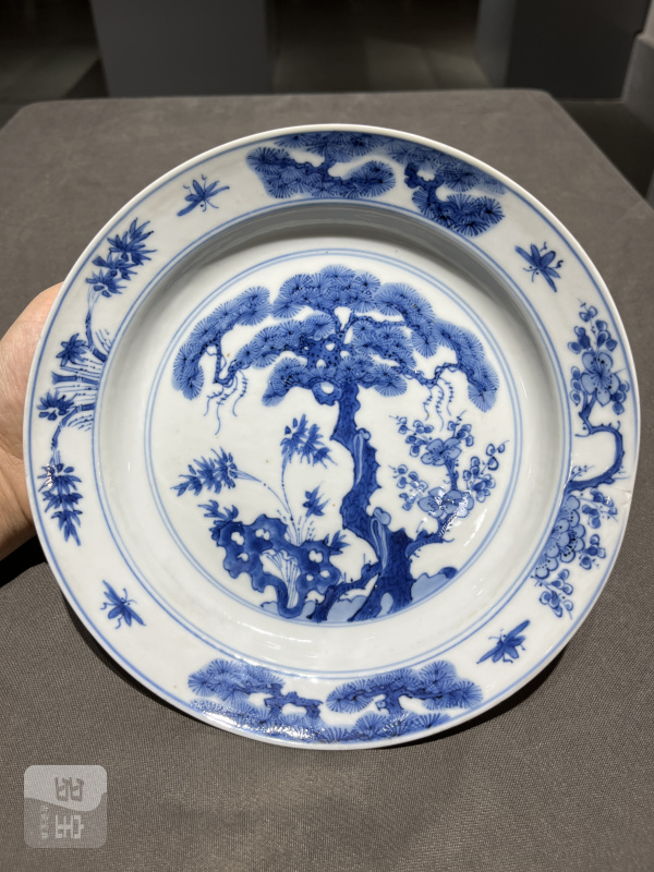 清康熙 青花松竹梅纹盘、青花人物纹盘（一组） - 图4